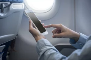 la fin du mode avion : utiliser son téléphone dans les avions 